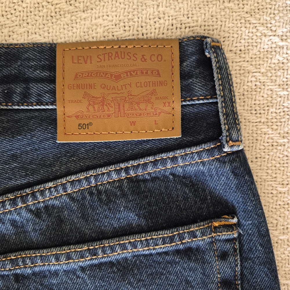 Levi's Women's Dark Blue Straight Leg Jeans - Picture 6 of 7